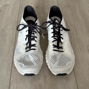 On Cloud X - size 10